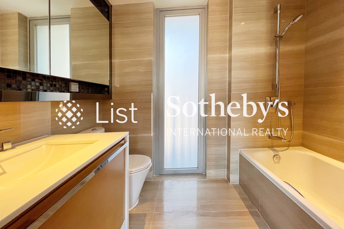 The Summa 高士台 | Master Bathroom