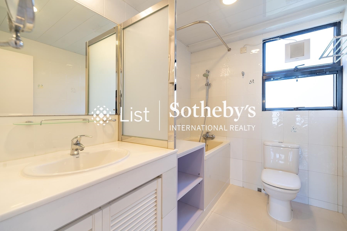 Flora Garden 慧景園 | Master Bathroom