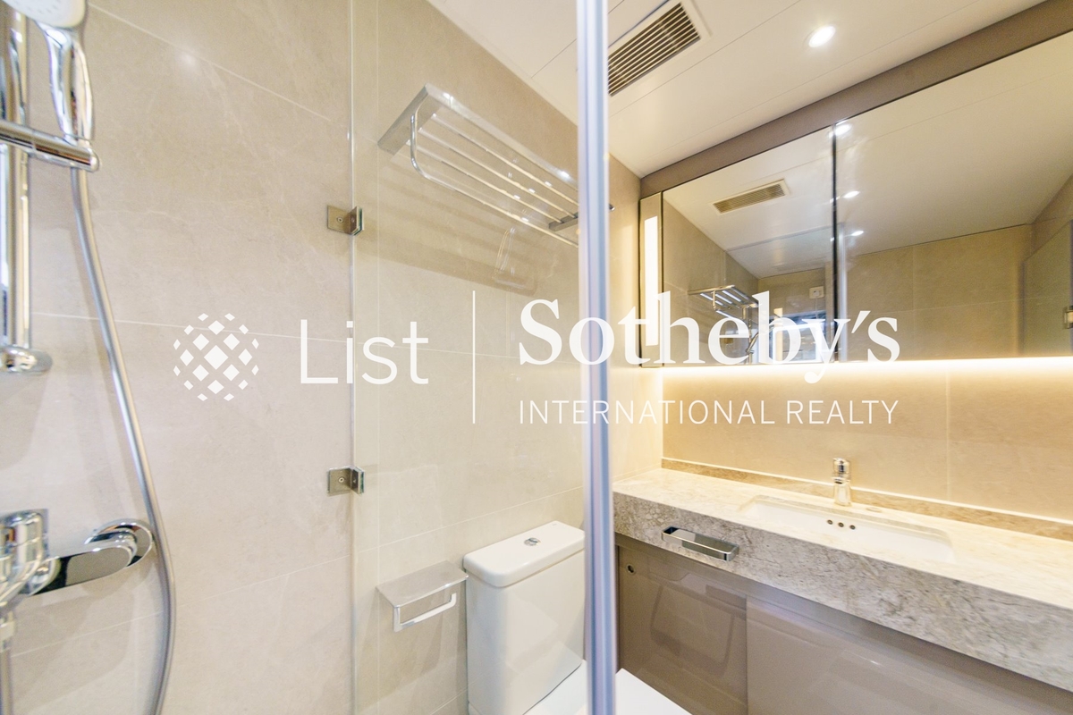 1 Robinson Road 羅便臣道1號 | Guest Bathroom