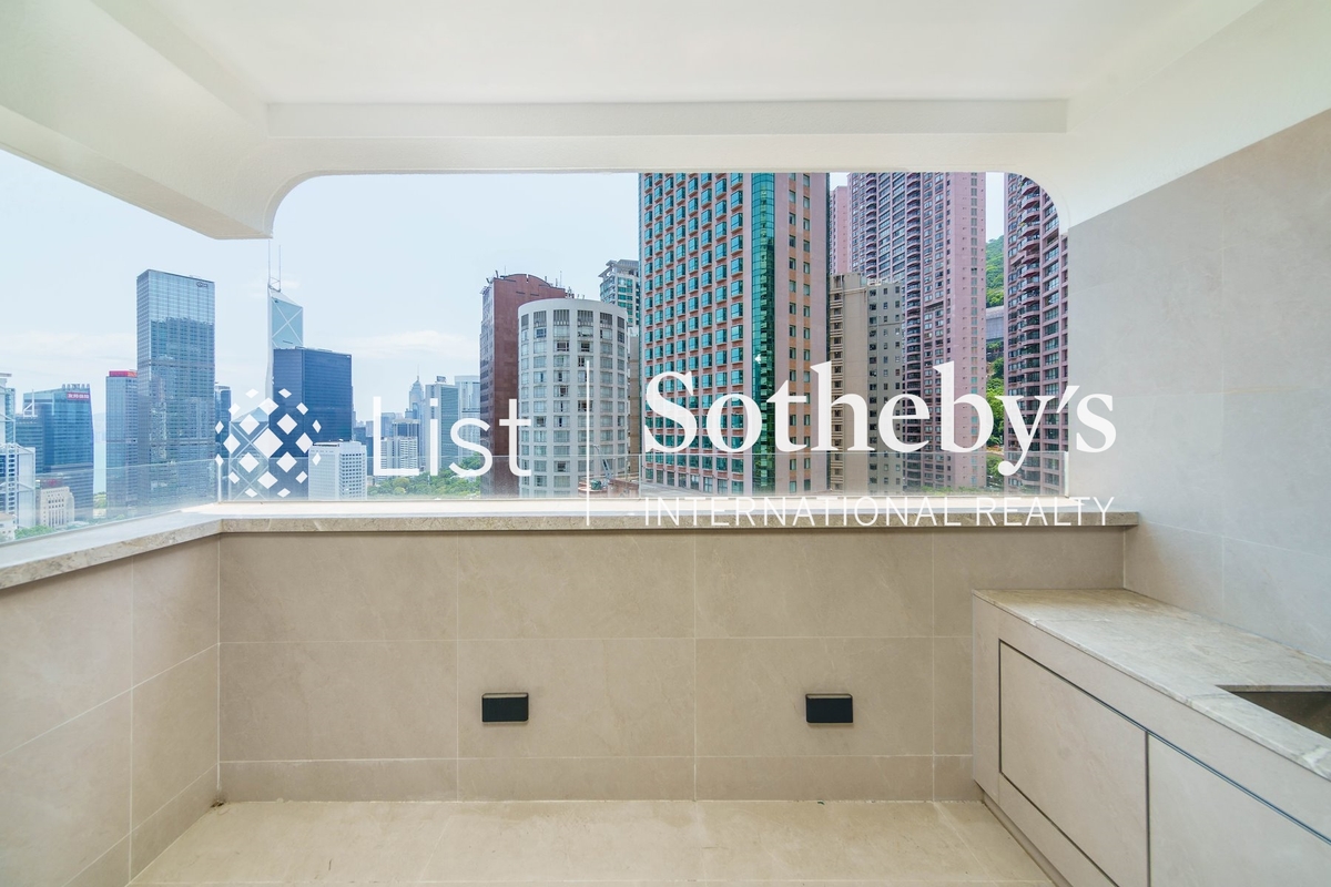 1 Robinson Road 羅便臣道1號 | Balcony off Living Room