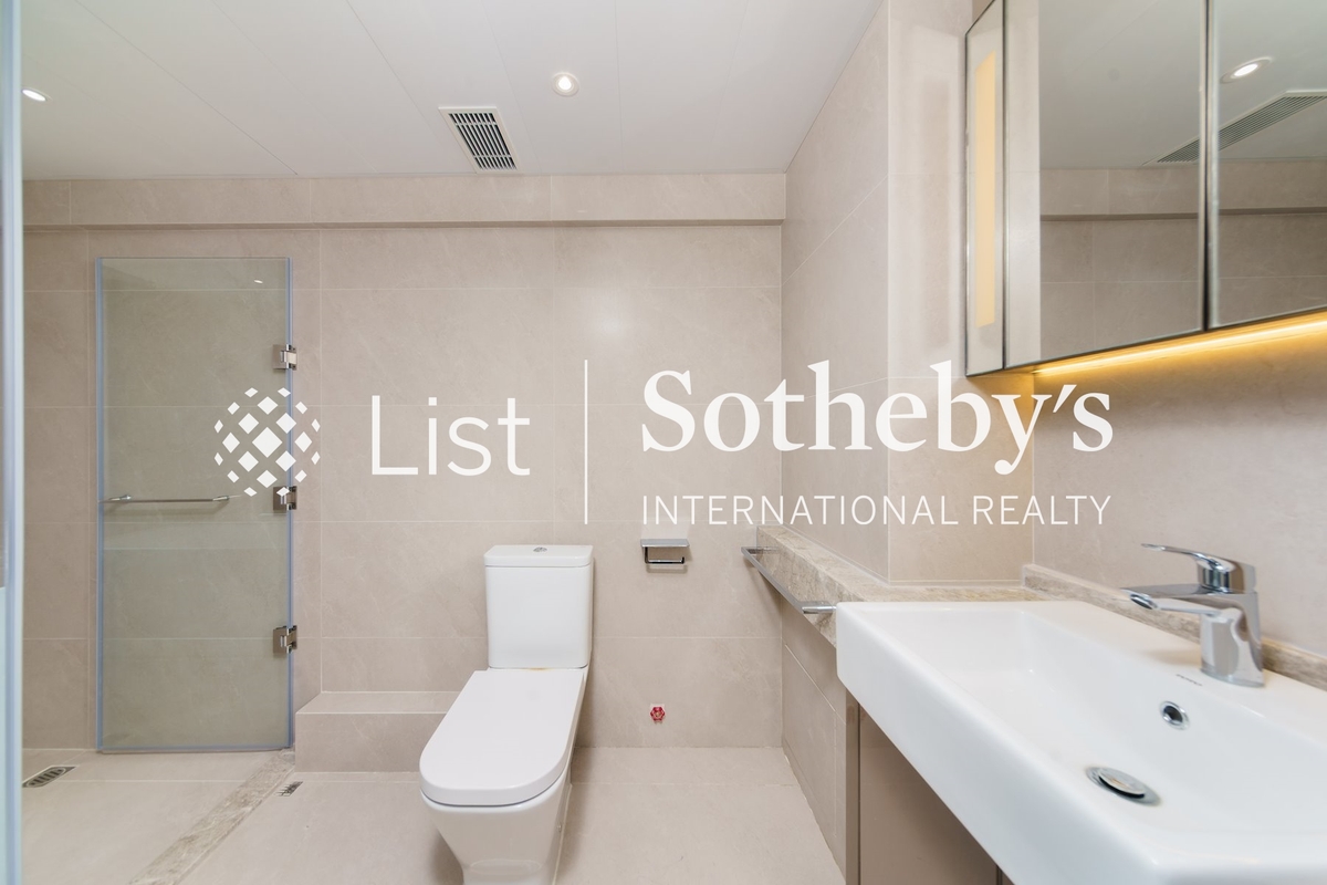 1 Robinson Road 羅便臣道1號 | Master Bathroom