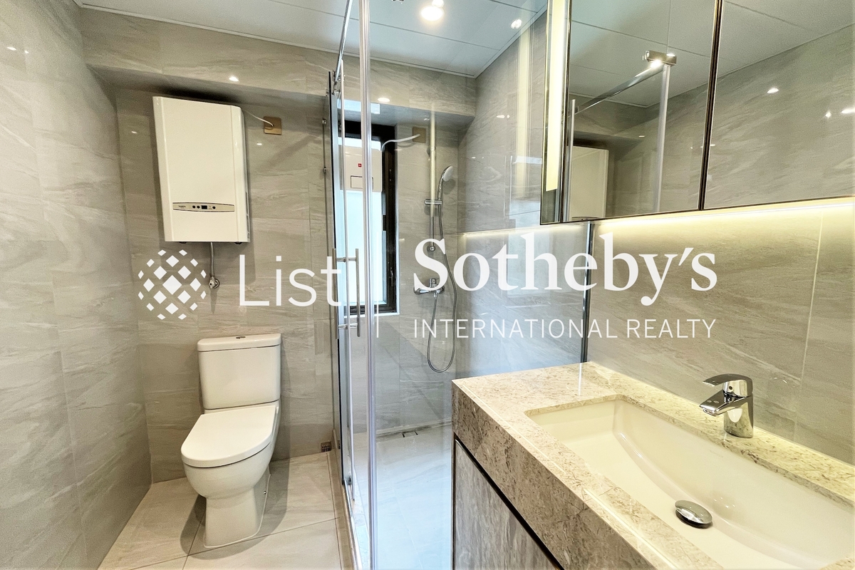 1 Robinson Road 羅便臣道1號 | Guest Bathroom