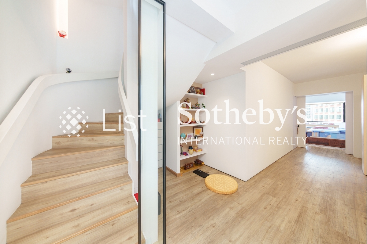 1 Robinson Road 罗便臣道1号 | Internal Staircase