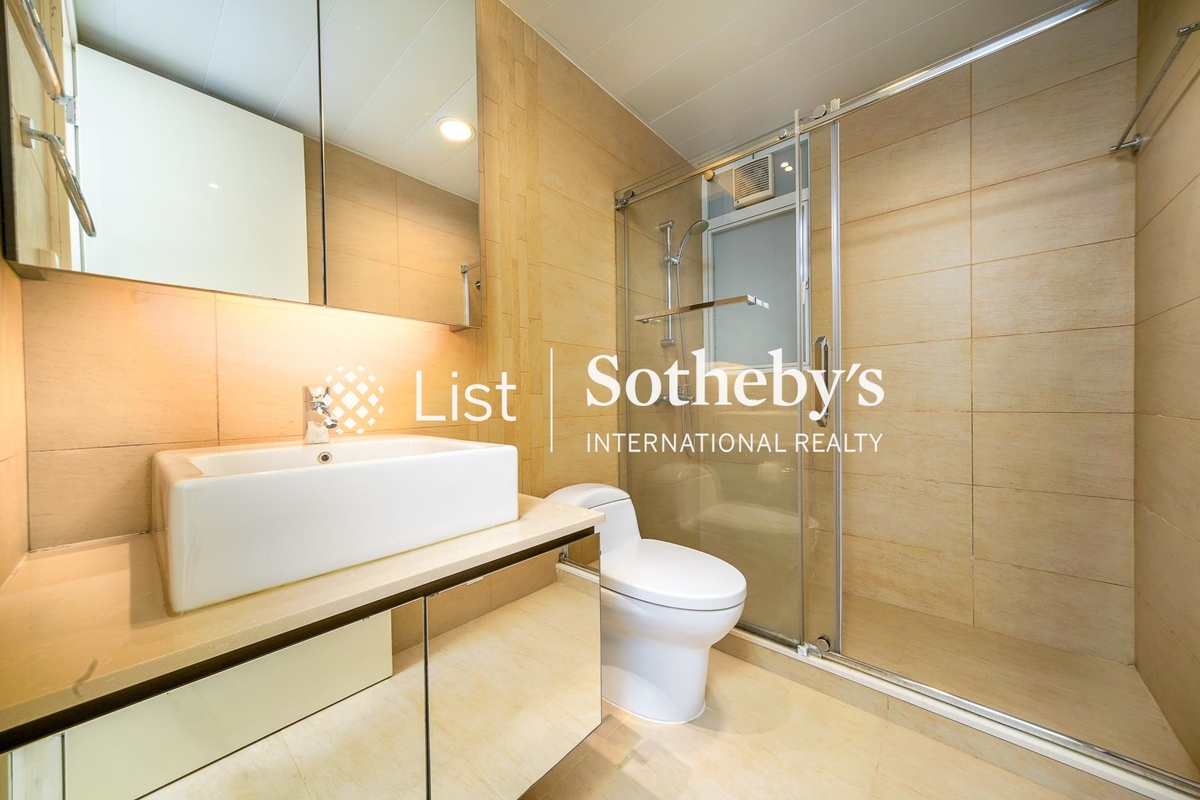 One Beacon Hill 毕架山一号 | Guest Bathroom