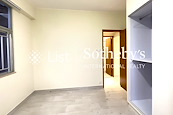 Gold Ning Mansion 高寧大廈 | Master Bathroom