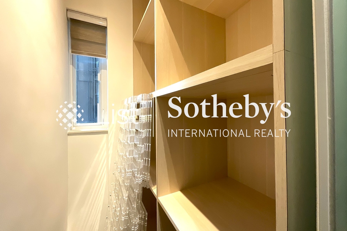 Gold King Mansion 高景大廈 | Storage