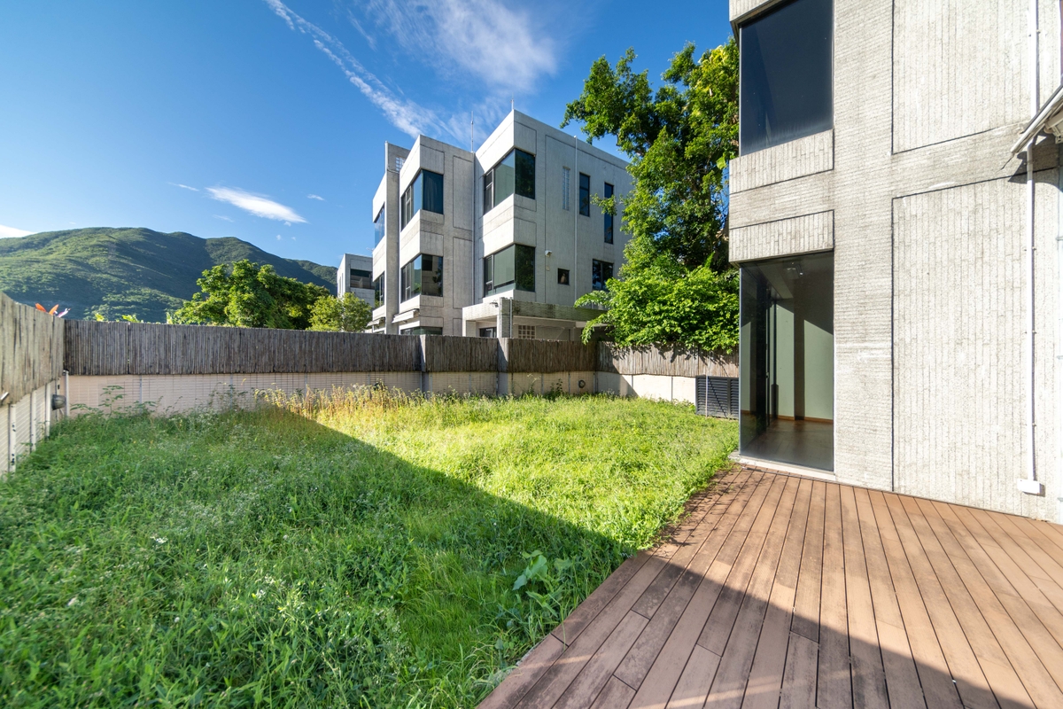 Helene Court 喜蓮閣 | Private Garden off Living Room