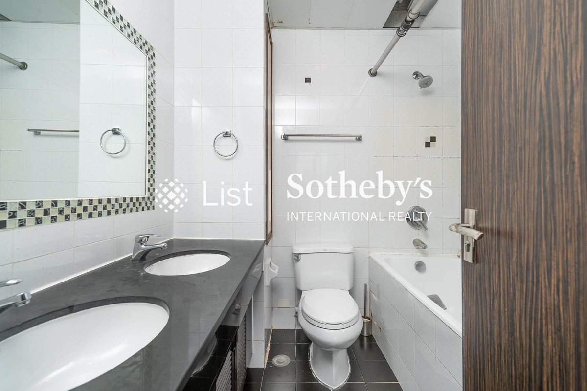 2 Old Peak Road 舊山頂道2號 | Master Bathroom