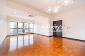 2 Old Peak Road 旧山顶道2号 | Living and Dining Room