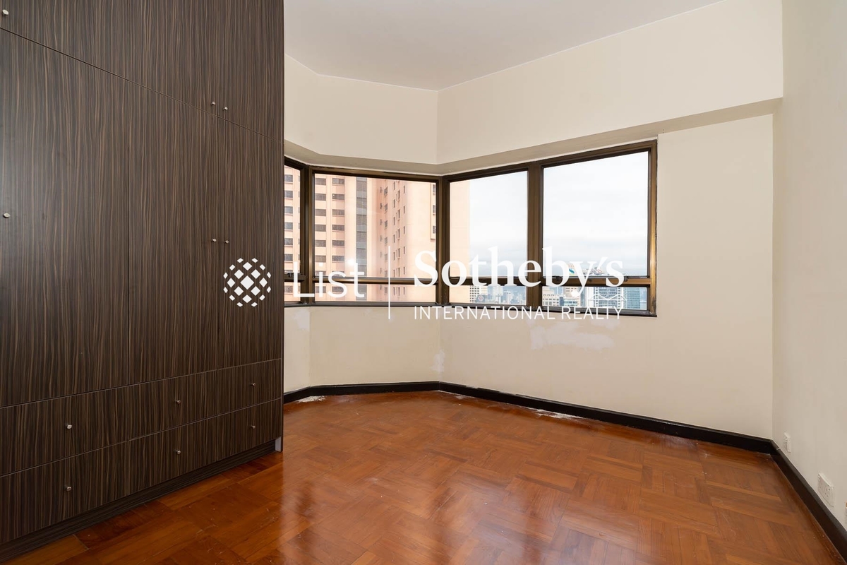 2 Old Peak Road 舊山頂道2號 | Master Bedroom