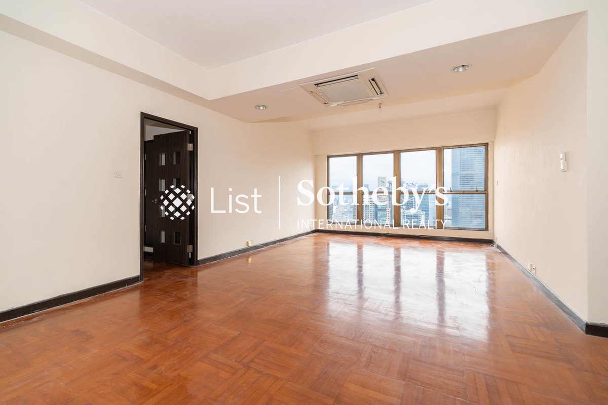 2 Old Peak Road 舊山頂道2號 | Living and Dining Room