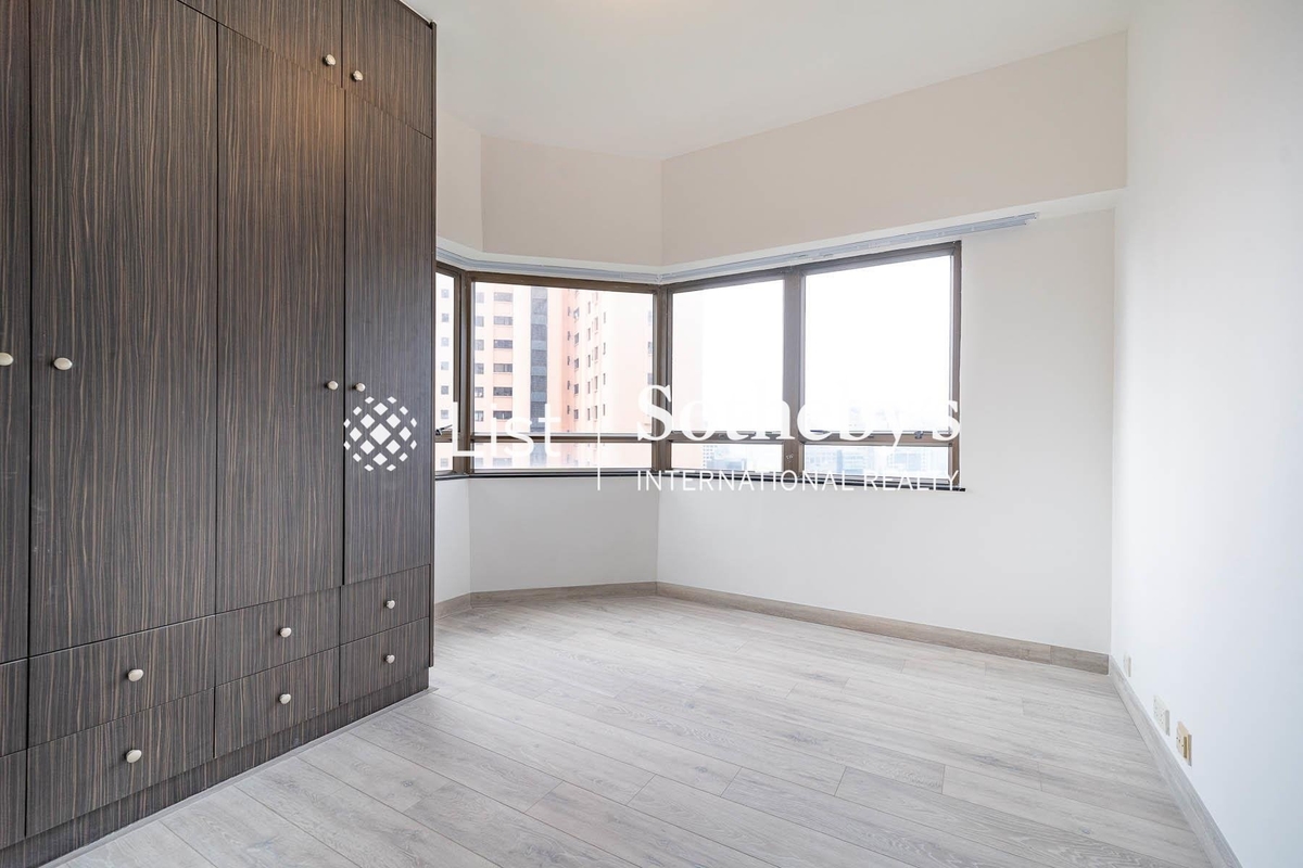 2 Old Peak Road 舊山頂道2號 | Master Bedroom