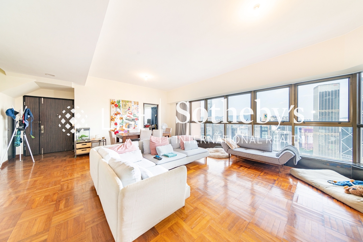 2 Old Peak Road 舊山頂道2號 | Living and Dining Room