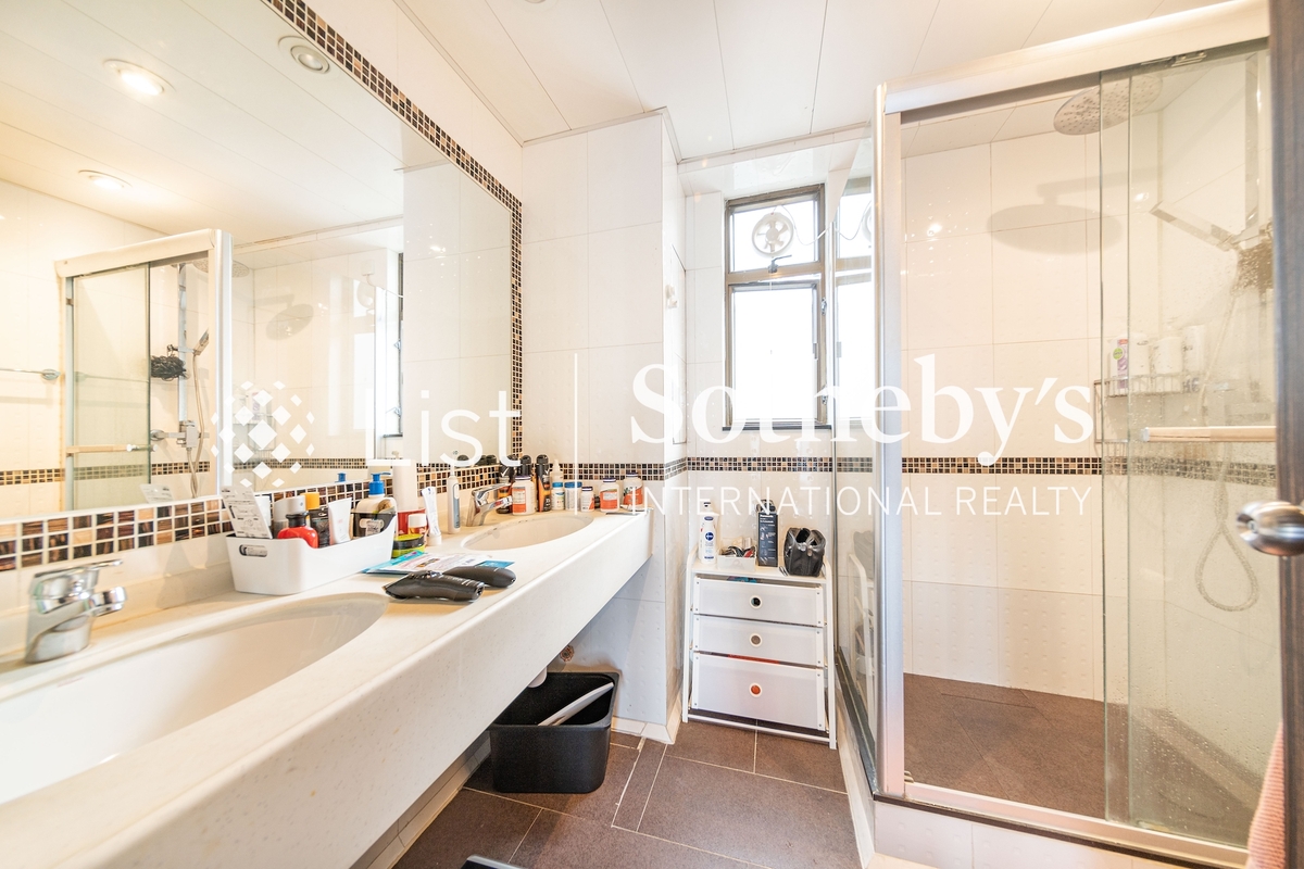 2 Old Peak Road 舊山頂道2號 | Master Bathroom