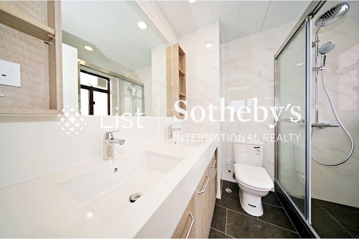 2 Old Peak Road 舊山頂道2號 | Master Bathroom