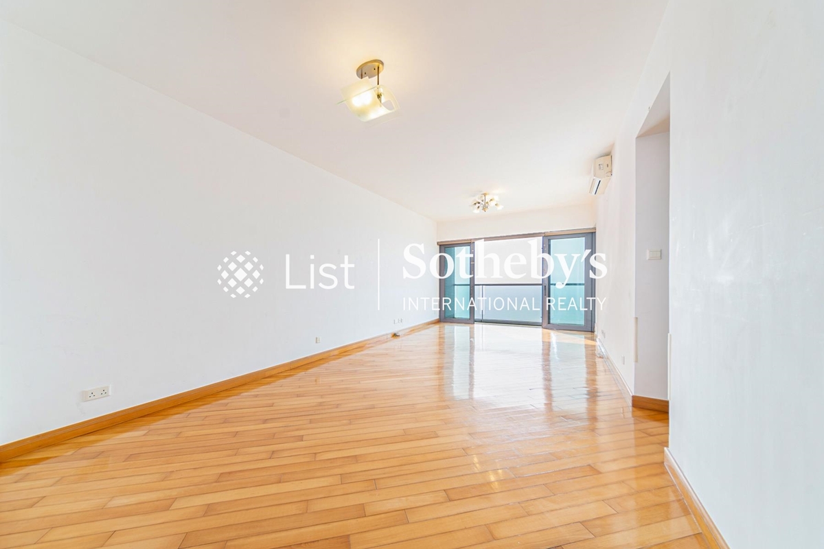 Residence Bel-Air Phase 1 貝沙灣第1期 | Living and Dining Room