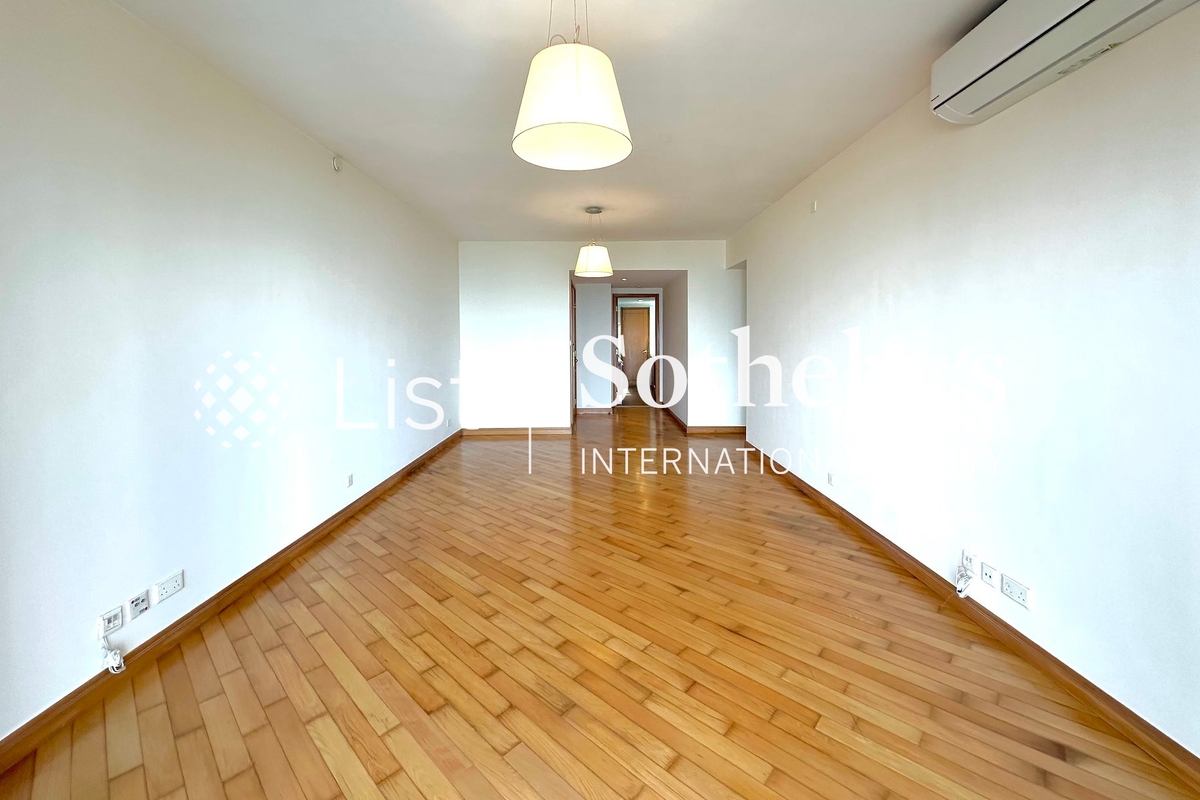 Residence Bel-Air Phase 1 貝沙灣第1期 | Living and Dining Room