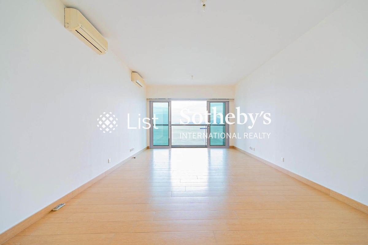 Residence Bel-Air Phase 1 貝沙灣第1期 | Living and Dining Room