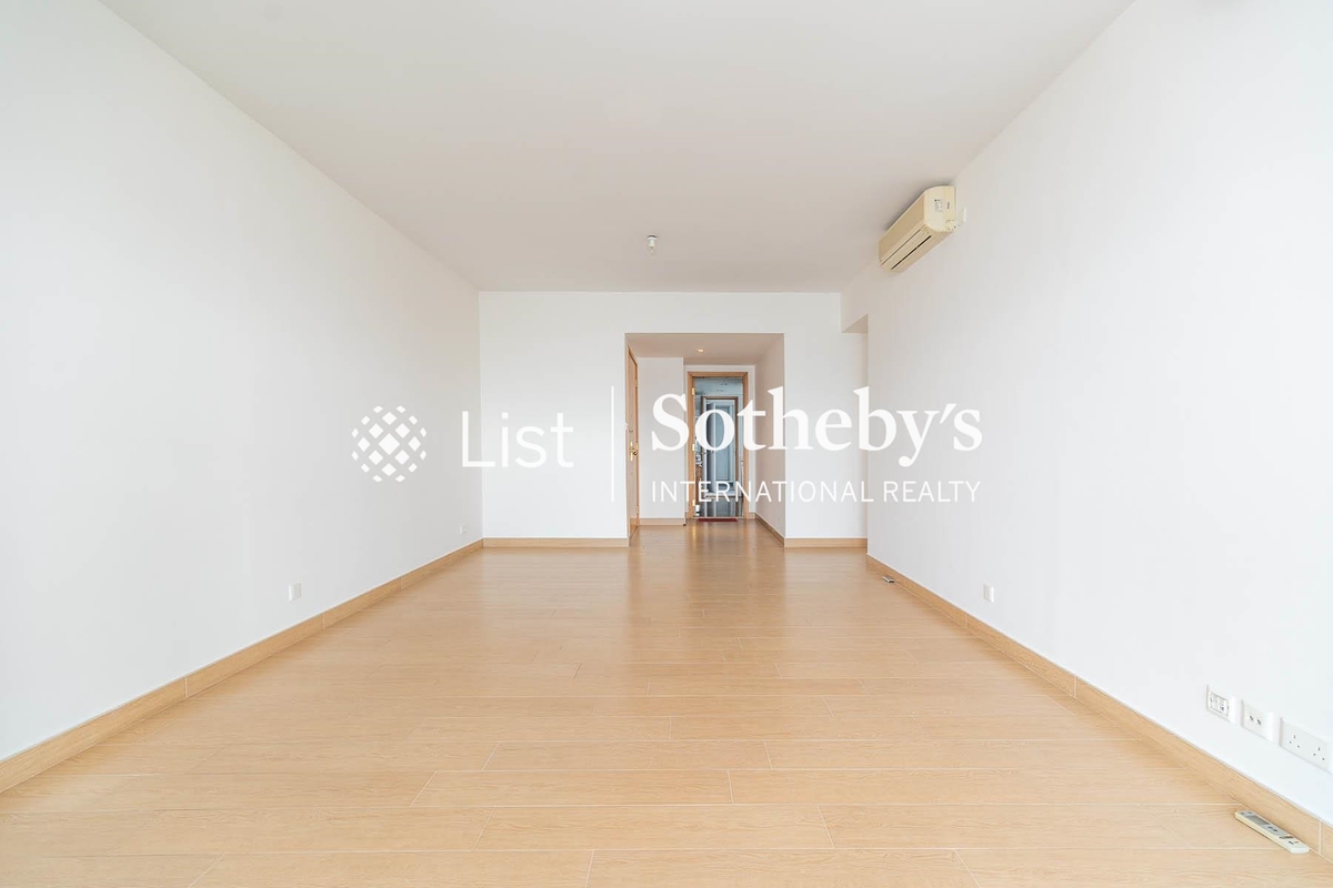 Residence Bel-Air Phase 1 貝沙灣第1期 | Living and Dining Room