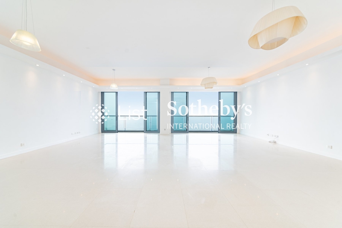 Residence Bel-Air Phase 1 貝沙灣第1期 | Living and Dining Room