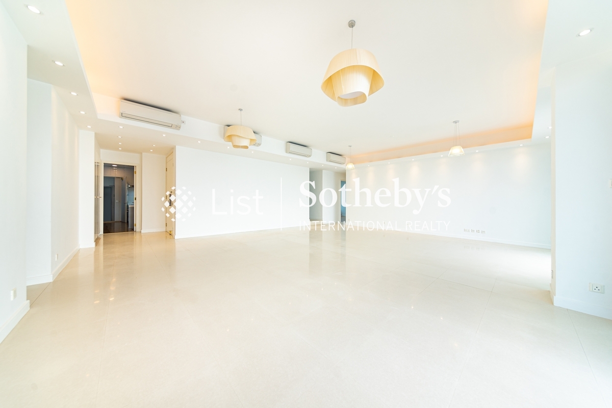 Residence Bel-Air Phase 1 貝沙灣第1期 | Living and Dining Room