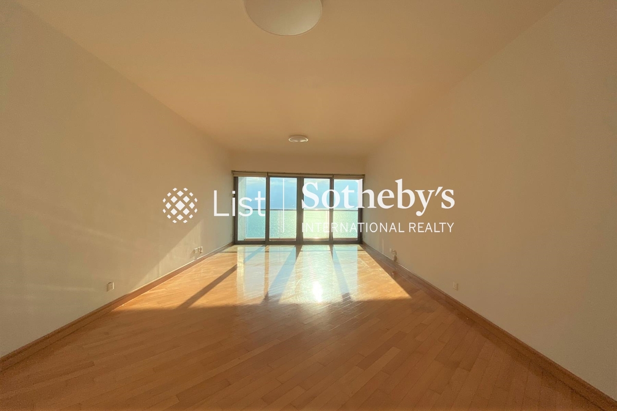 Residence Bel-Air Phase 1 貝沙灣第1期 | Living and Dining Room