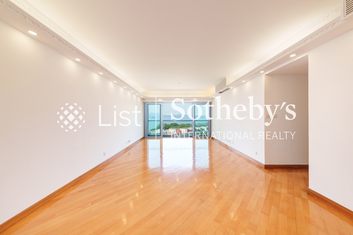 Residence Bel-Air Phase 1 貝沙灣第1期 | Living and Dining Room