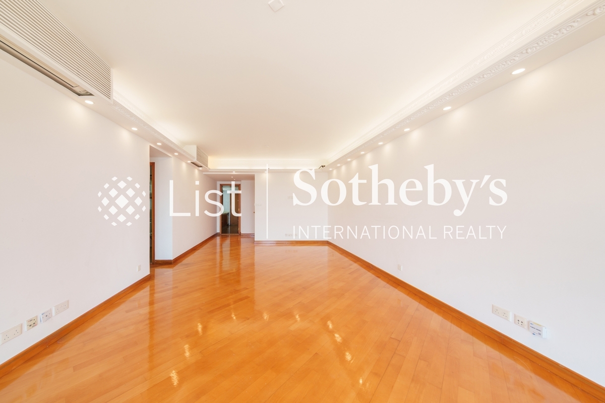 Residence Bel-Air Phase 1 貝沙灣第1期 | Living and Dining Room