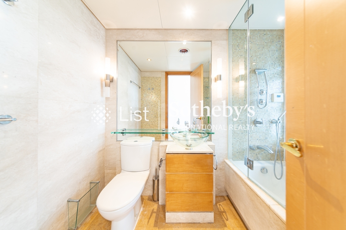 Residence Bel-Air Phase 1 贝沙湾第1期 | Second En-suite Bathroom