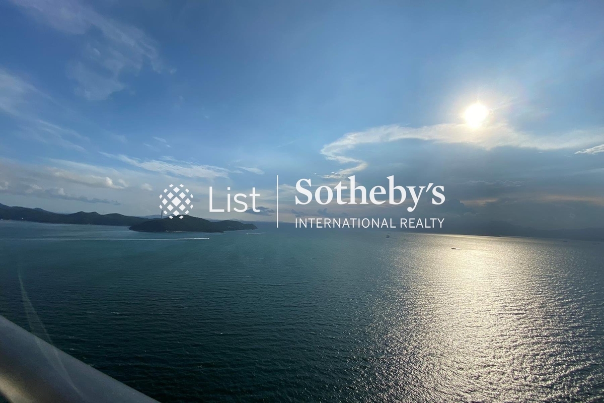 Residence Bel-Air Phase 2 South Tower 貝沙灣 2期 南岸 | View from Living and Dining Room