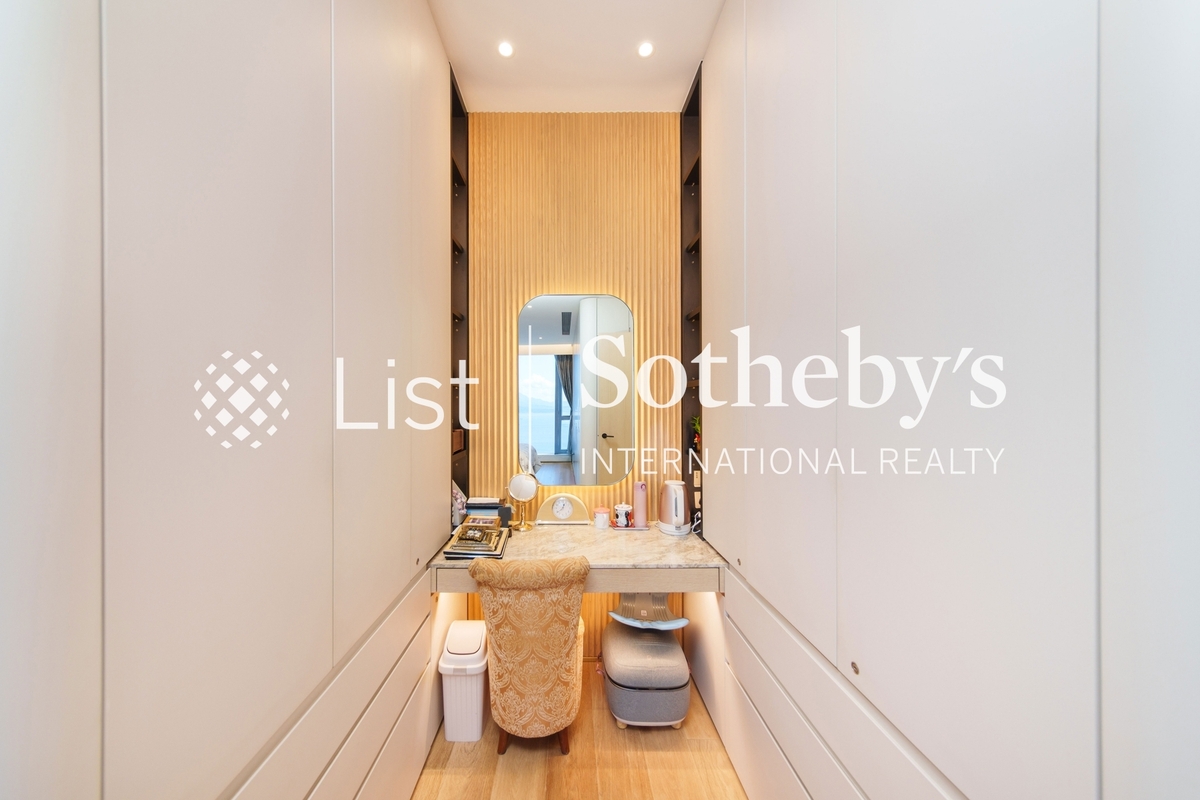 Residence Bel-Air Phase 2 South Tower 貝沙灣 2期 南岸 | Dressing Area in Master Bedroom 