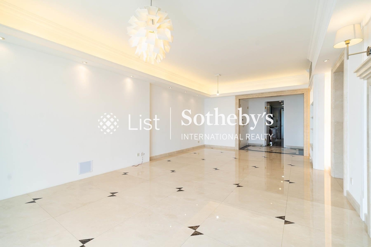 Residence Bel-Air Phase 2 South Tower 貝沙灣 2期 南岸 | Living and Dining Room