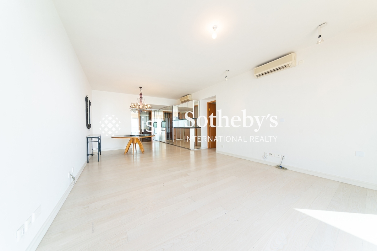 Residence Bel-Air Phase 2 South Tower 貝沙灣 2期 南岸 | Living and Dining Room