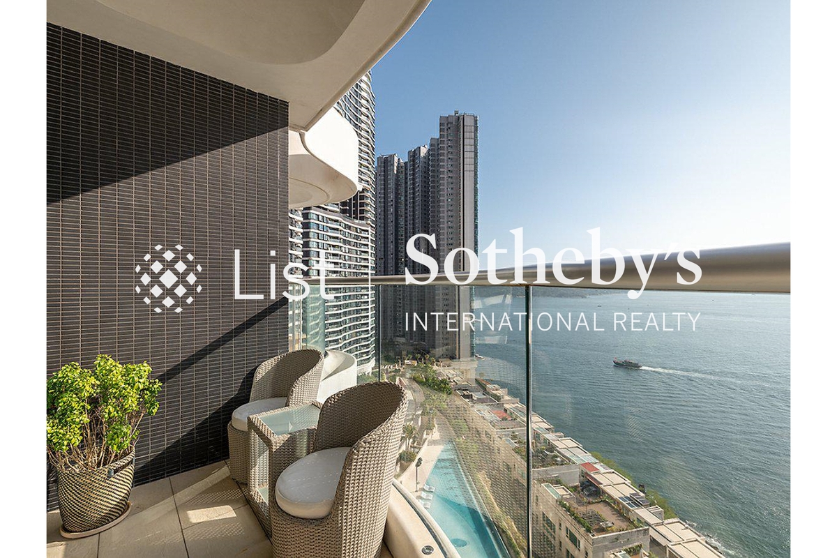 Residence Bel-Air Phase 6 - Bel-Air No. 8 贝沙湾第六期 - Bel-Air No. 8 | Balcony off Living and Dining Room