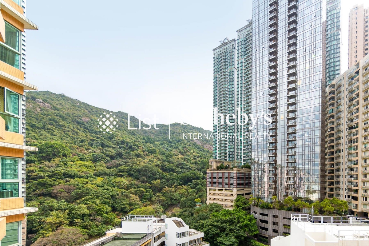 Jardine Summit 渣甸豪庭 | View from Living and Dining Room