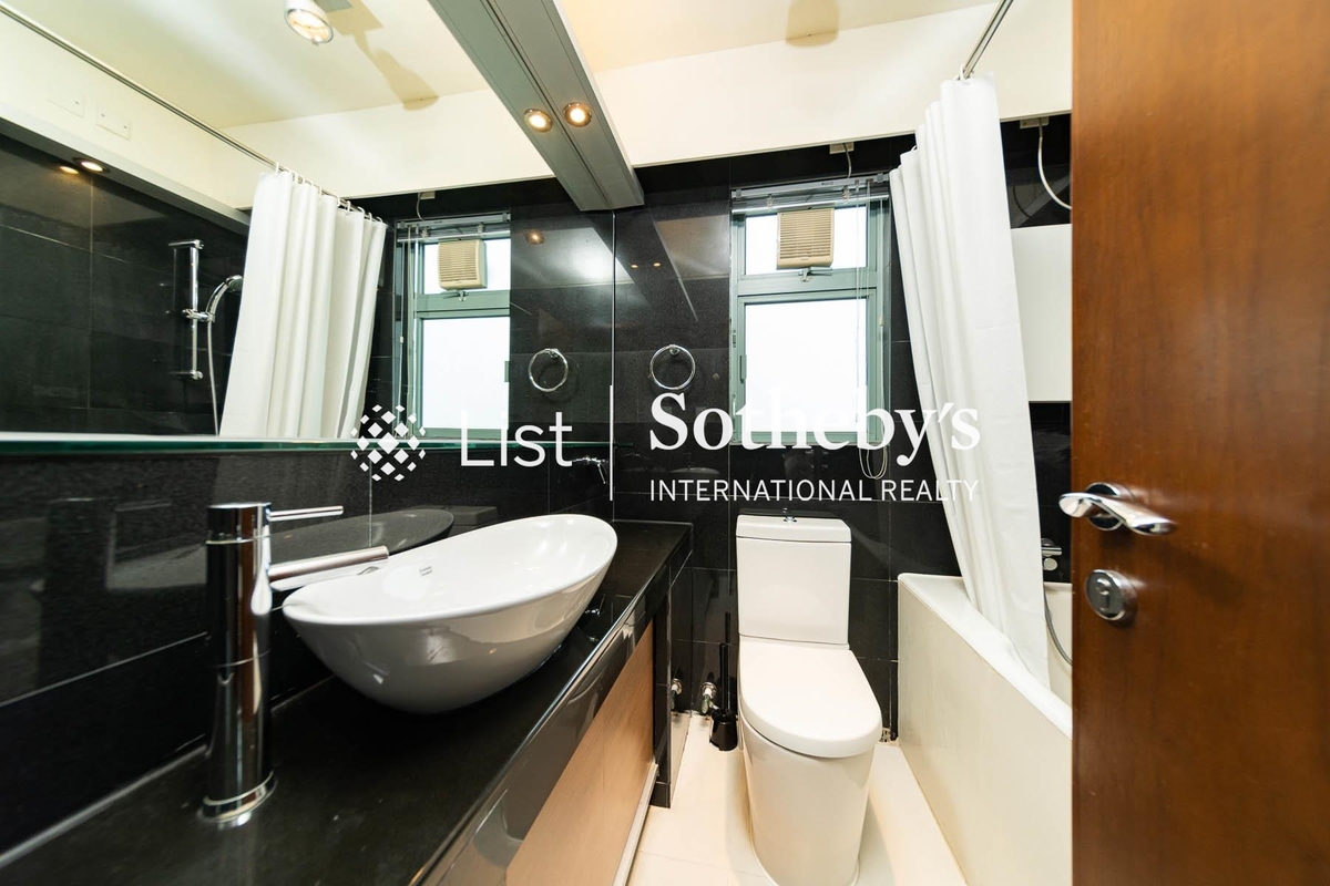 Jardine Summit 渣甸豪庭 | Master Bathroom
