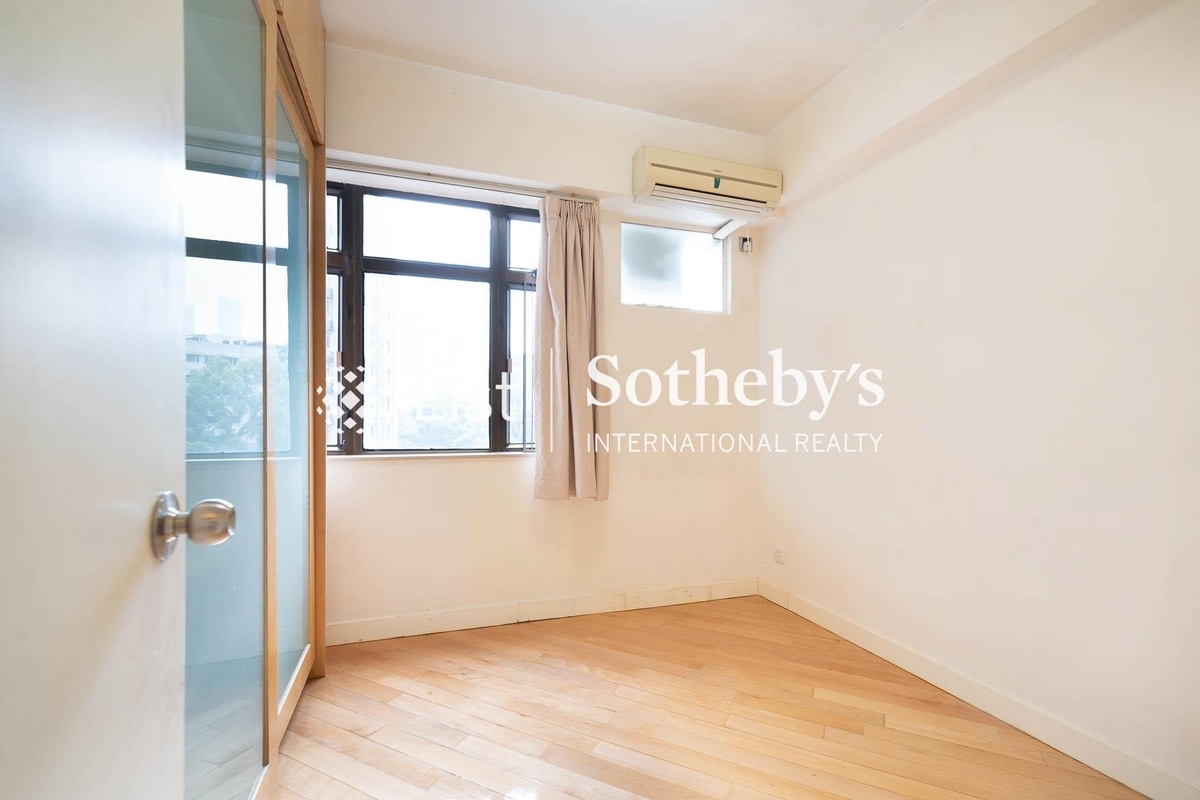 Sunrise Court 兆暉閣 | Second Bedroom