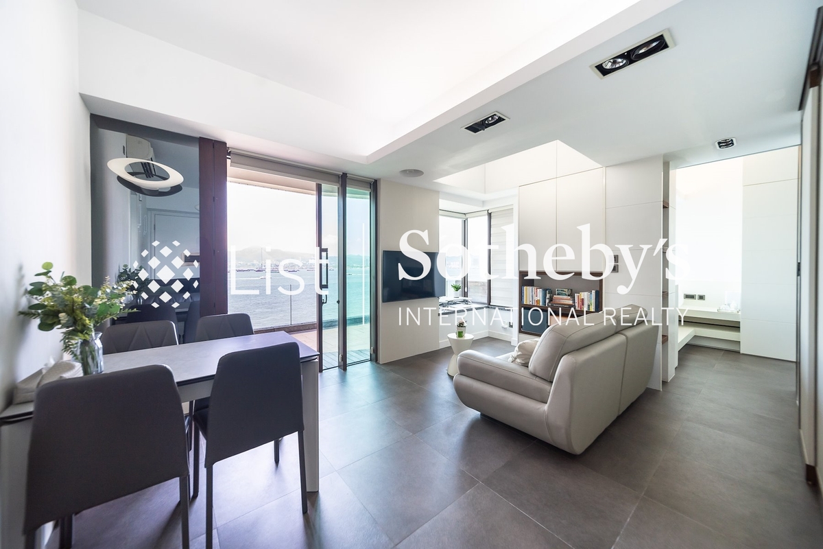 The Sail At Victoria 傲翔灣畔 | Living and Dining Room