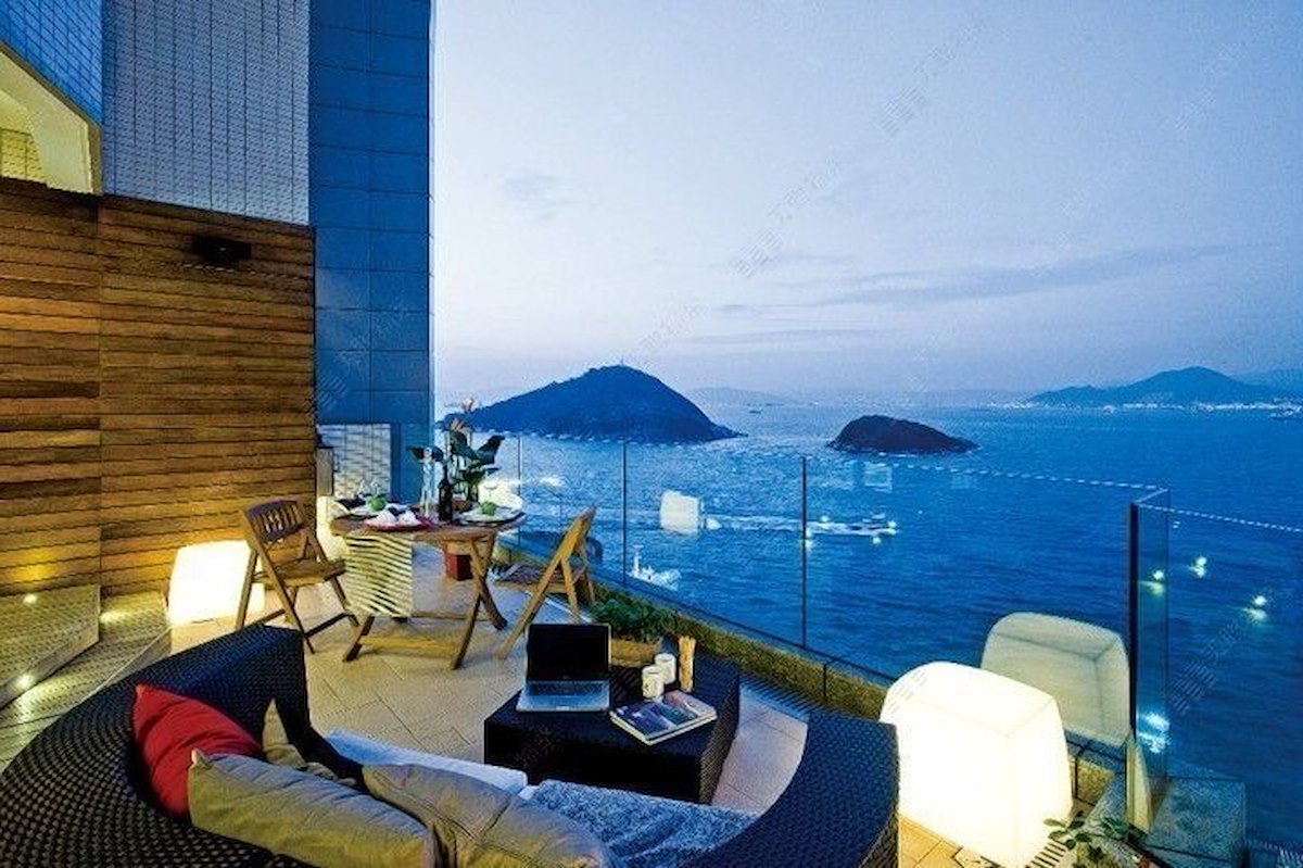 The Sail At Victoria 傲翔湾畔 | Private Terrace off Living Room