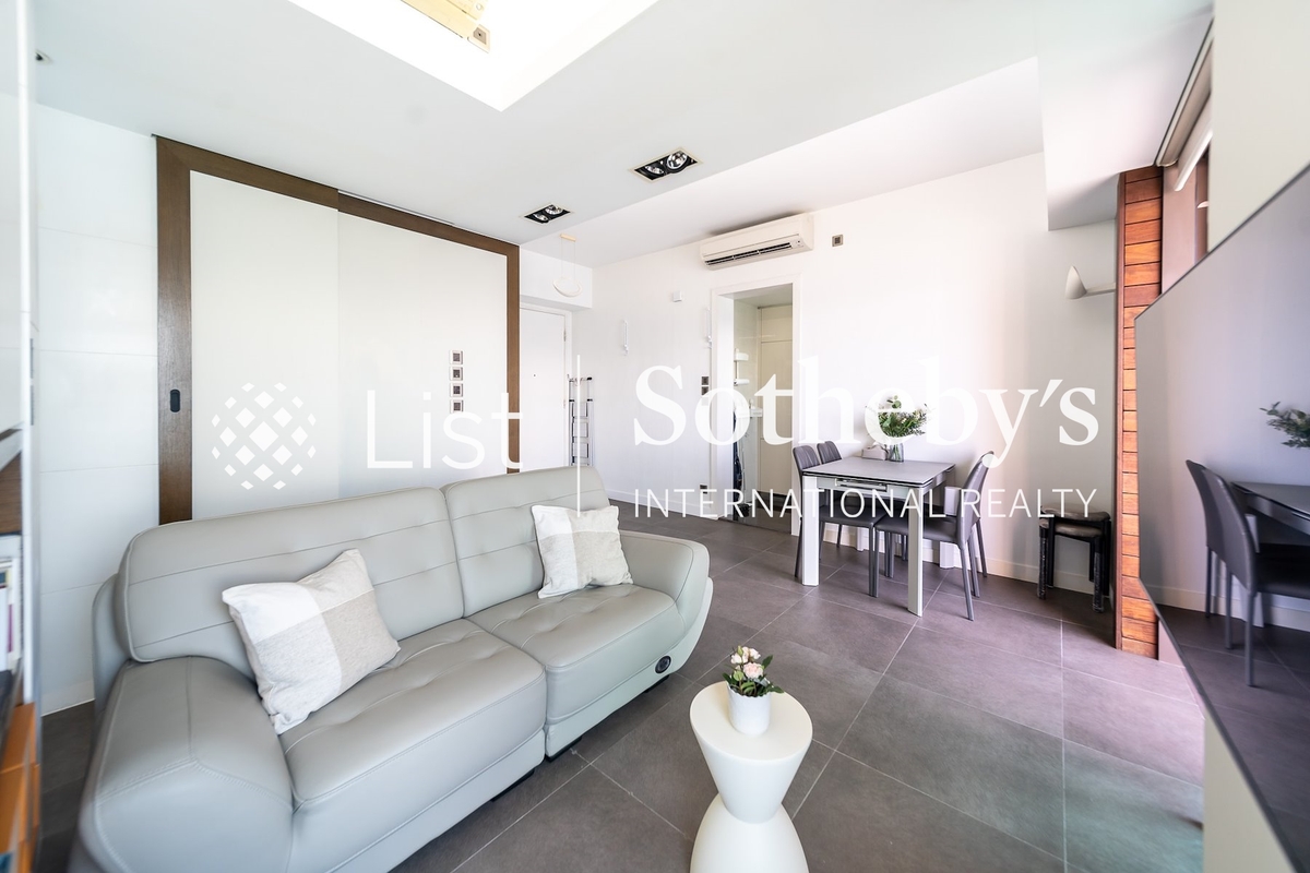 The Sail At Victoria 傲翔灣畔 | Living and Dining Room