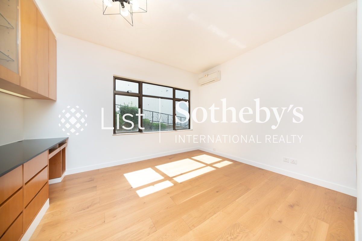 Evergreen Garden 松柏花園 | Third En-suite Bedroom