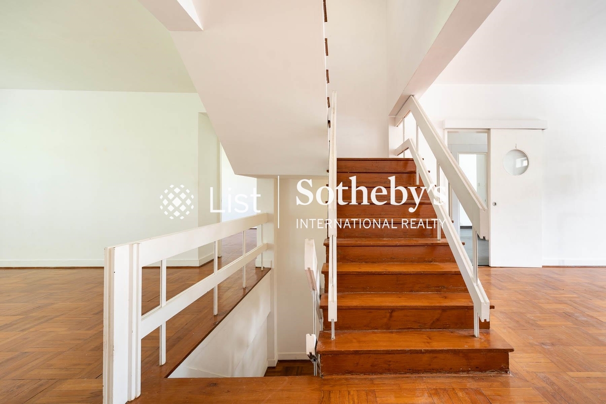 Ann Gardens 安苑 | Internal Staircase