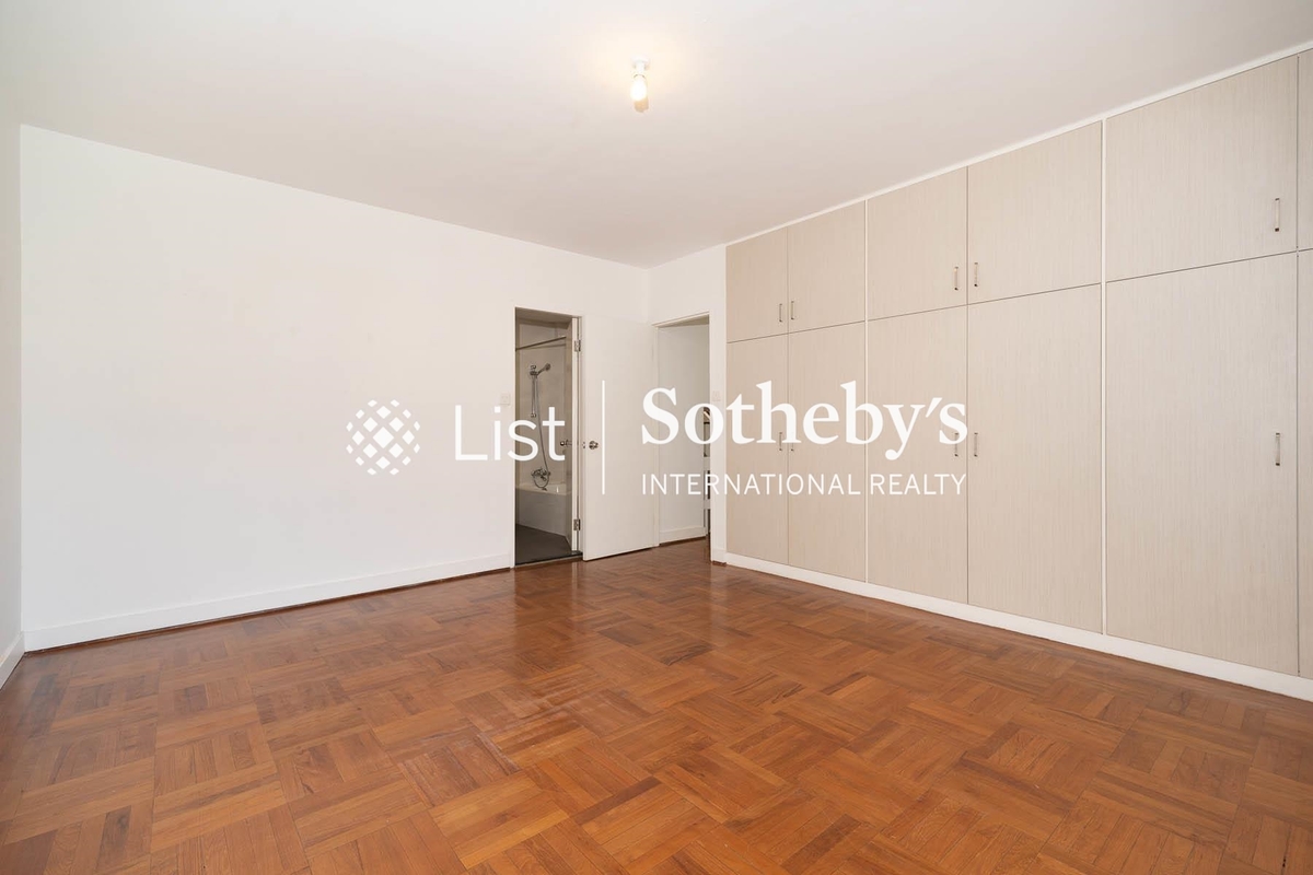 Ann Gardens 安苑 | Built-in Wardrobe in Master Bedroom