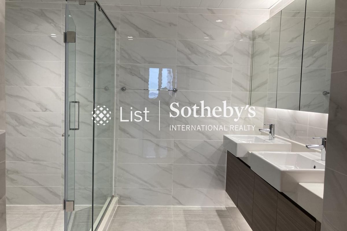 South Bay Villas 南灣新邨 | Master Bathroom