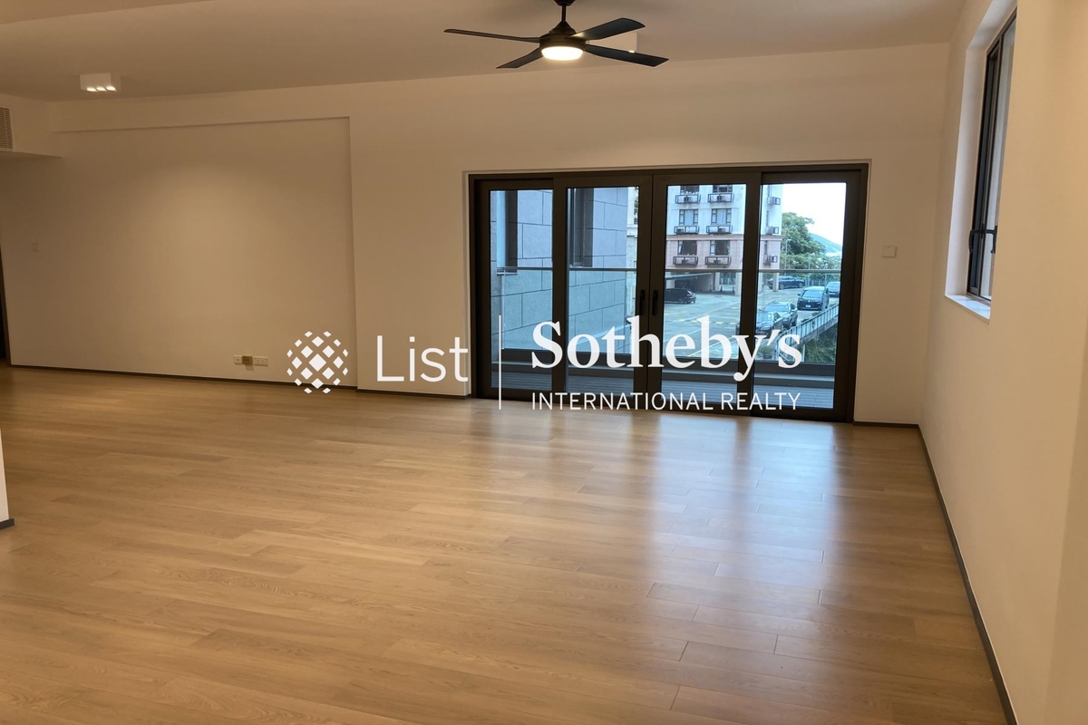 South Bay Villas 南灣新邨 | Living and Dining Room