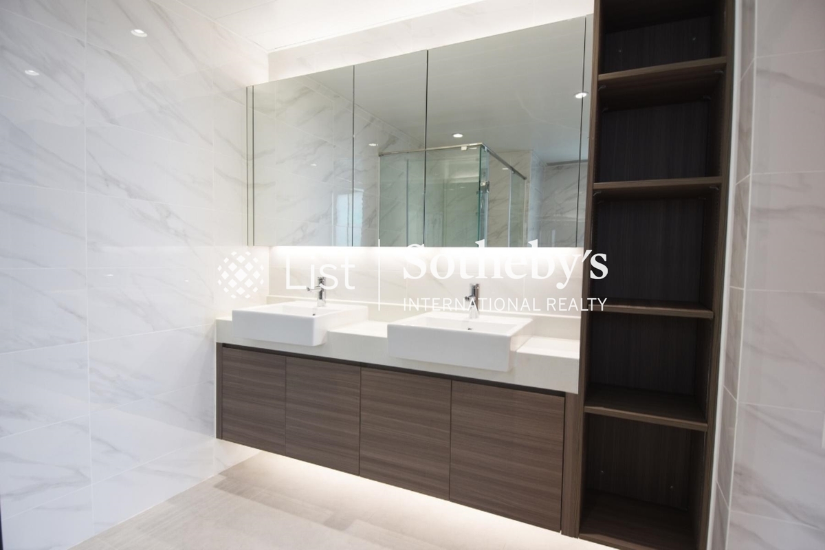 South Bay Villas 南灣新邨 | Master Bathroom