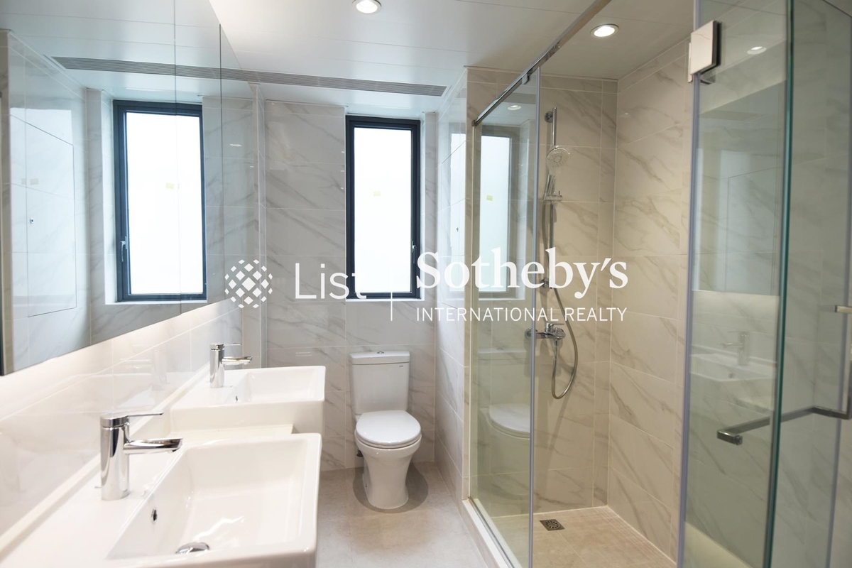 South Bay Villas 南灣新邨 | Master Bathroom