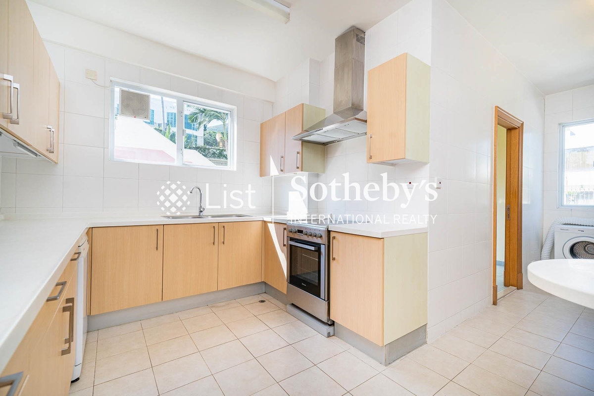 No. 14 Stanley Beach Road 赤柱灘道14號 | Kitchen