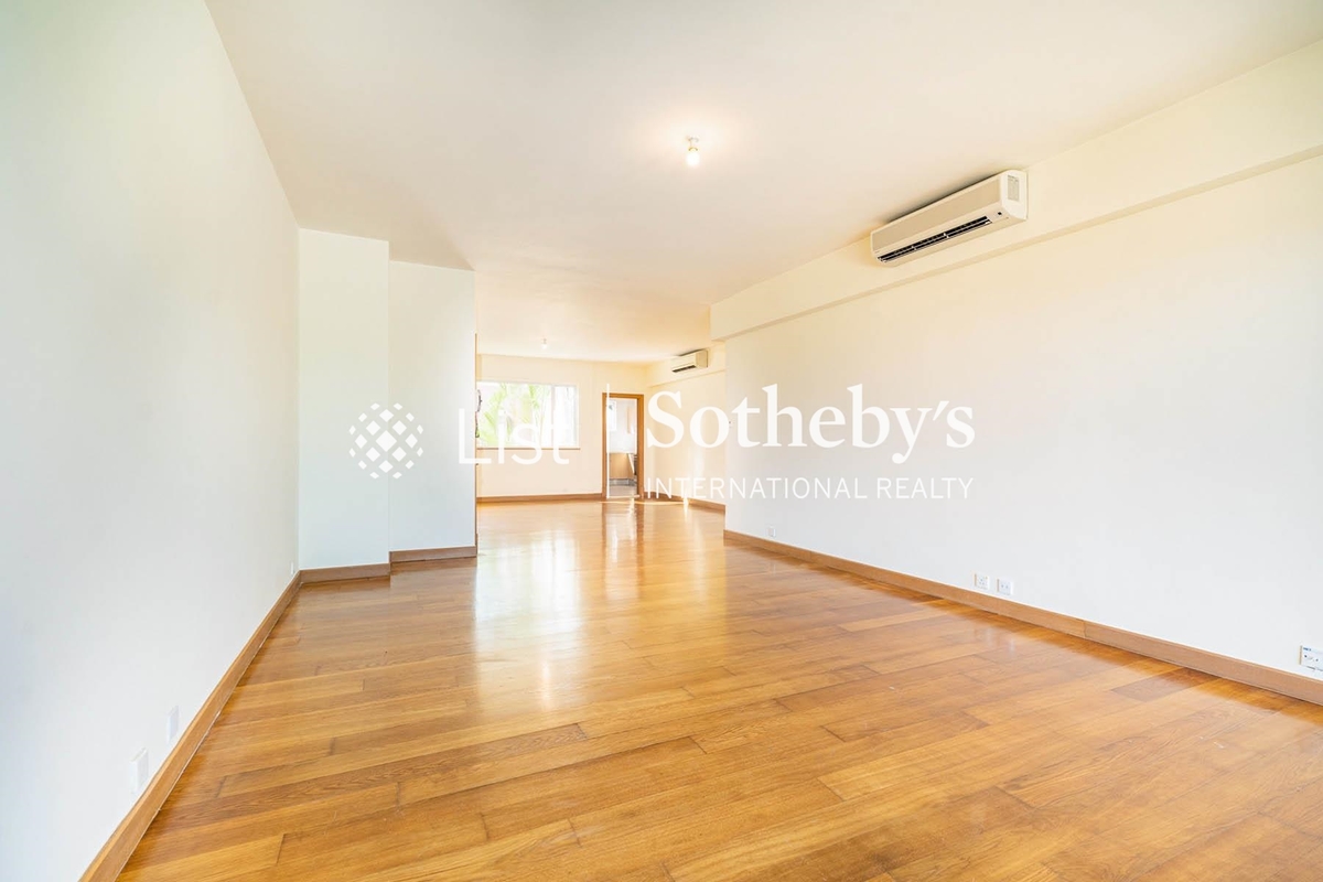 No. 14 Stanley Beach Road 赤柱灘道14號 | Living and Dining Room