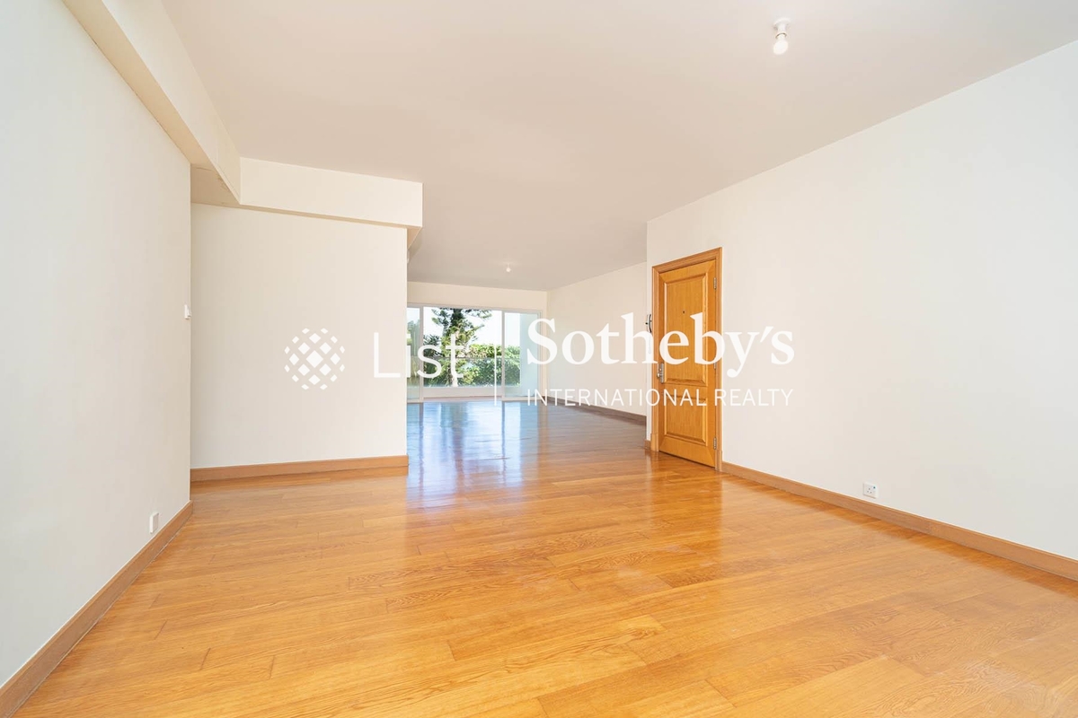 No. 14 Stanley Beach Road 赤柱灘道14號 | Living and Dining Room